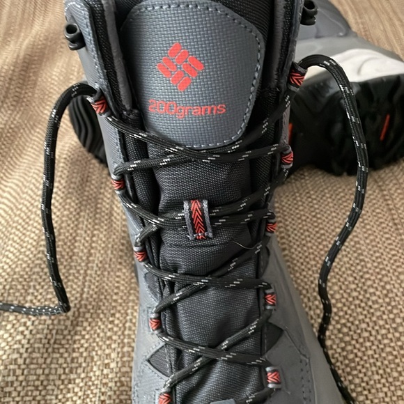 Columbia women’s boots - Picture 7 of 8